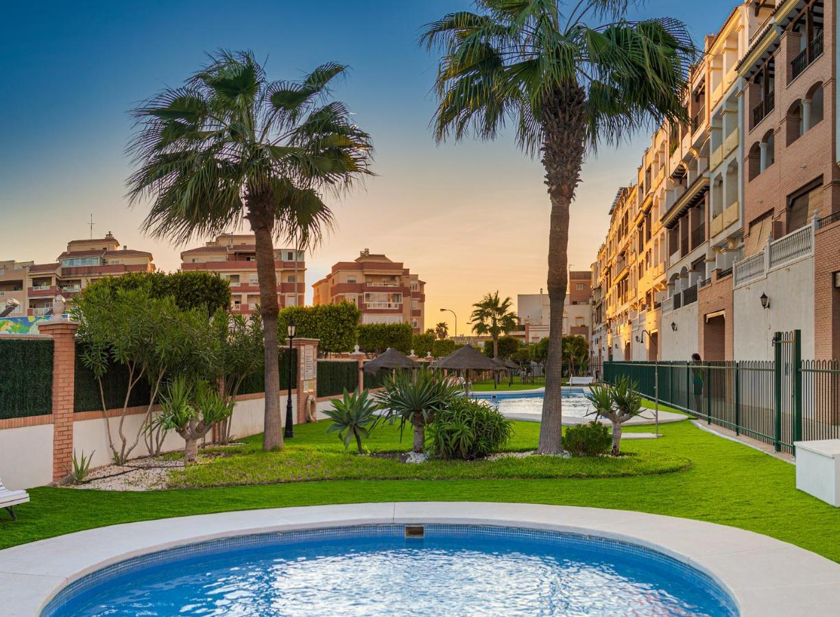 Apartamento 90 M2 En La Mejor Zona De Roquetas 滨海罗克塔斯 外观 照片