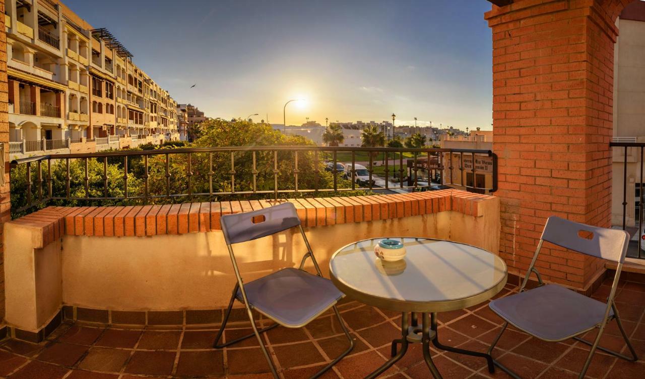 Apartamento 90 M2 En La Mejor Zona De Roquetas 滨海罗克塔斯 外观 照片